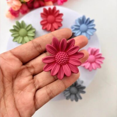 Matte Daisy Flower Hair Claw Clips (1 Pc)
